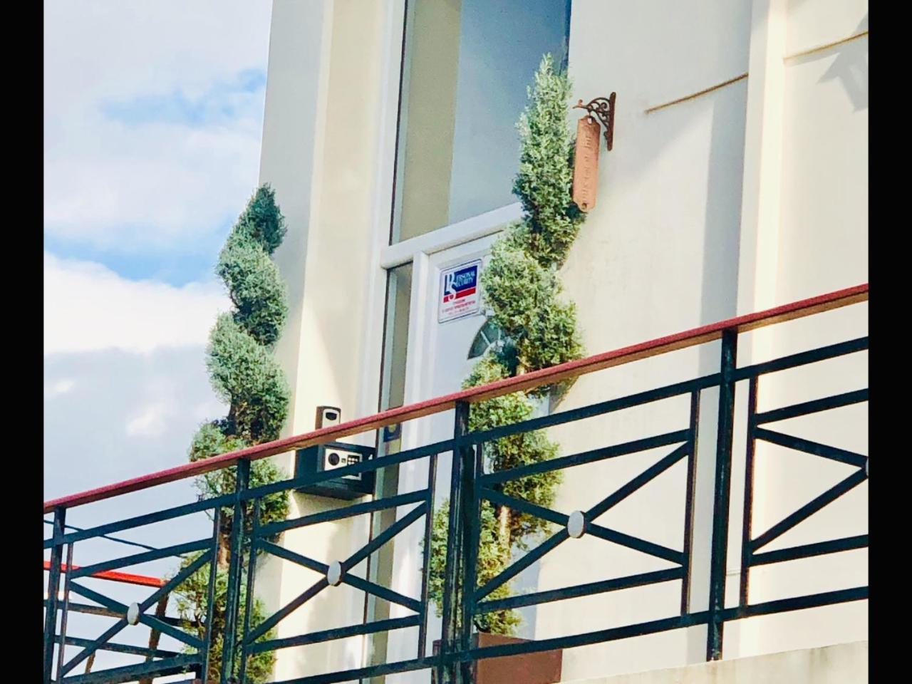 Lovely Apartments Patras Exterior photo